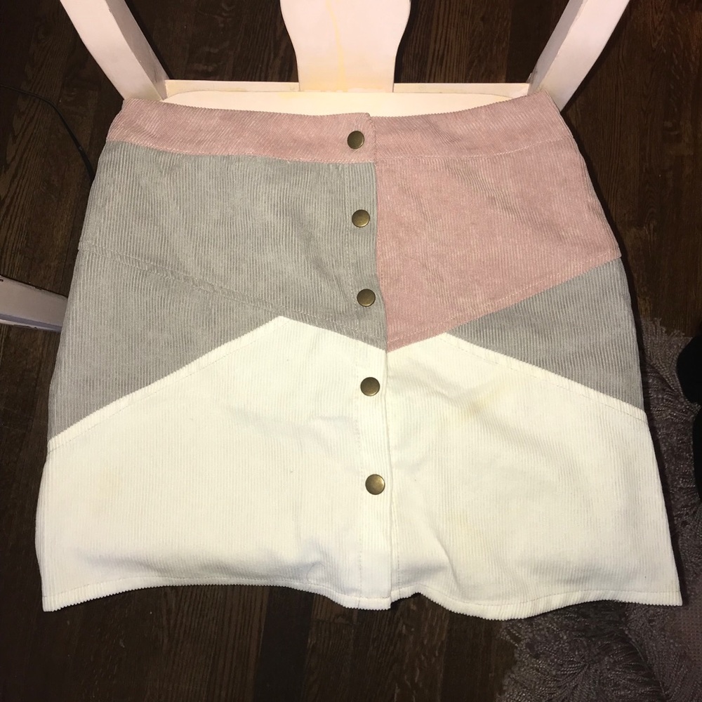 Super cute color block skirt